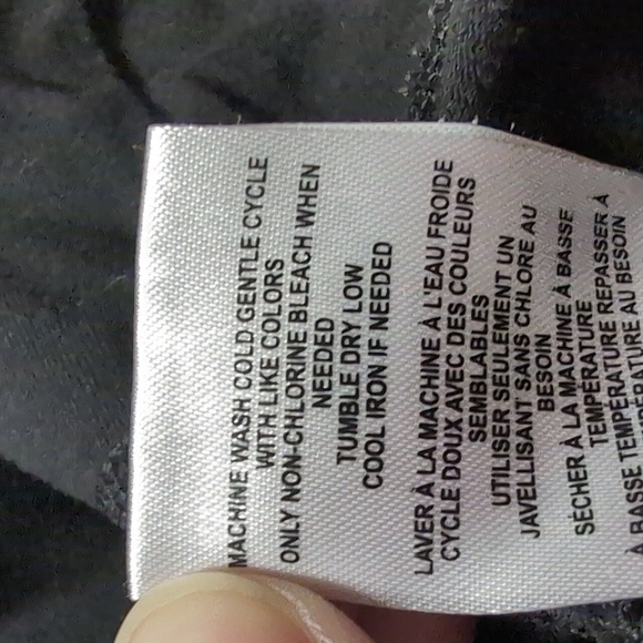 Black Capri pants - Picture 5 of 7